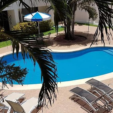 Hotel Holly Мерида Екстериор снимка